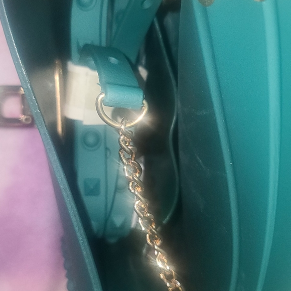 Most Wanted Purse - Picture 14 of 15